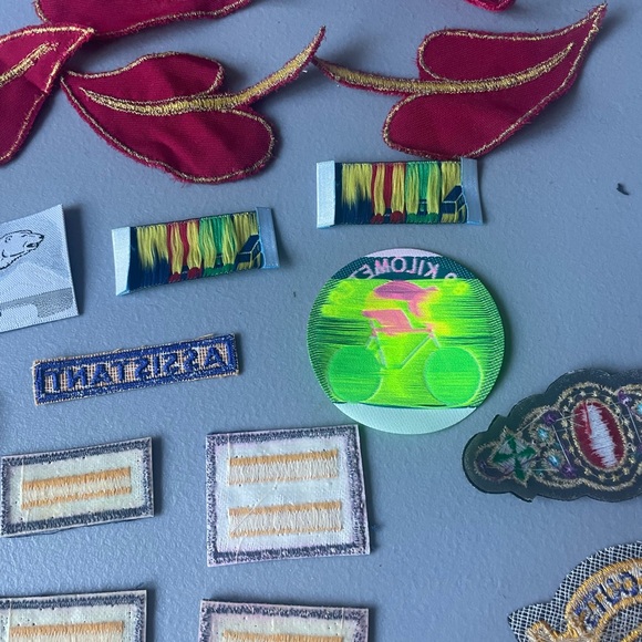 Vintage Lot of 21 Embroidered Patches & Clothing Labels - Picture 13 of 13